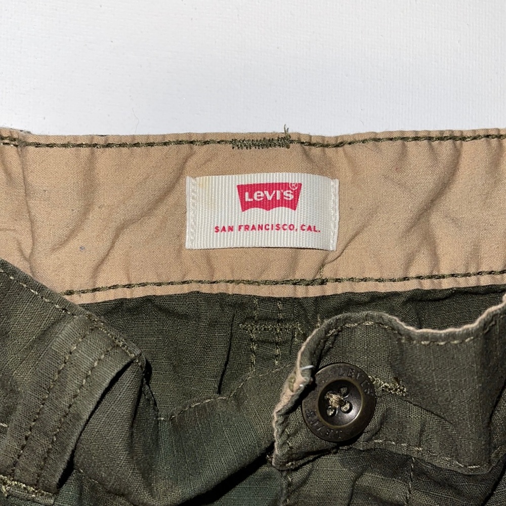 Levi cargo shorts